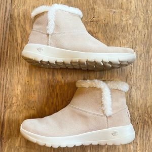 Women’s Sketchers Suede Boot - Size 8